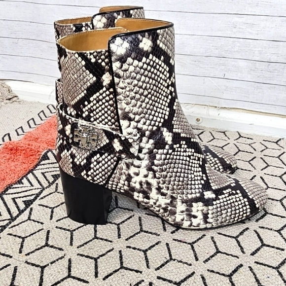 TORY BURCH "KIRA" SNAKESKIN PRINT LEATHER BOOTIES, SZ 10 - Picture 5 of 14